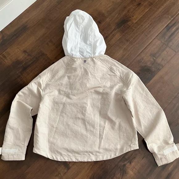 NEW! Sweaty Betty Nomad Color block Hooded Pullover Jacket. White/Tan. Size S - Picture 4 of 10